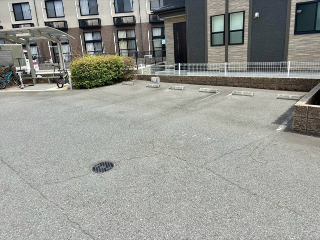 シャーメゾンハーベストの駐車場