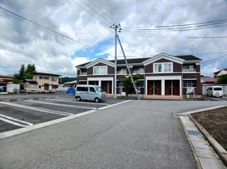 【駐車場】 | ボニ－トＡ | 駐車場があるので、車を買う予定の方も安心です