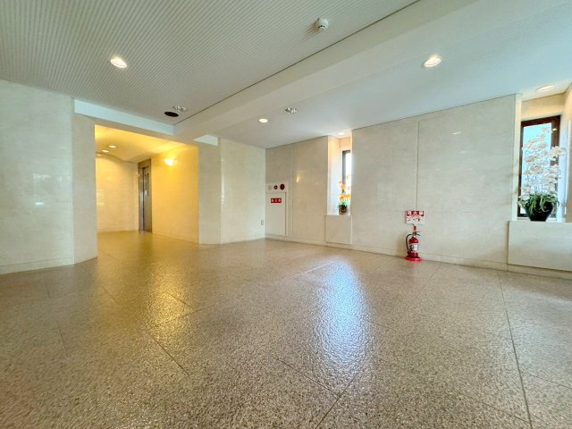 ダイアパレス新大阪のロビー