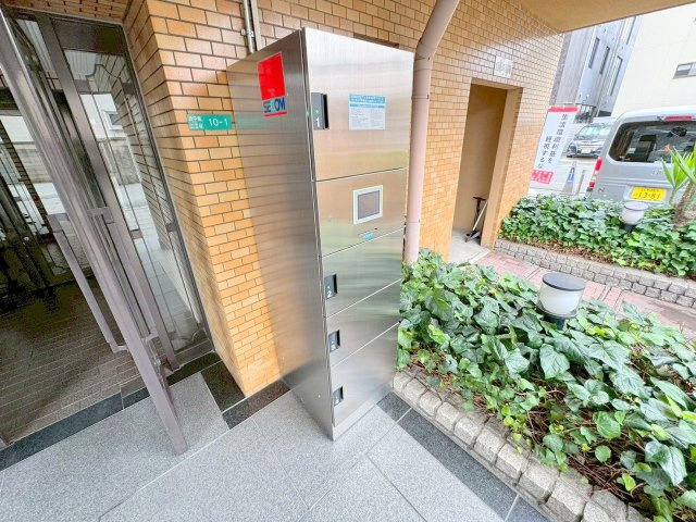 ダイアパレス新大阪のエントランス