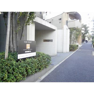 パークキューブ春日安藤坂のエントランス