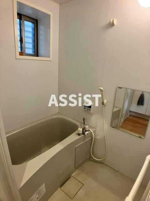 ROOMSの浴室