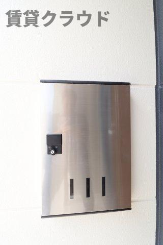 （仮称）市原市五井西新築アパートのエントランス|宅配ボックスがあると、自分の時間を有効活用できますね！