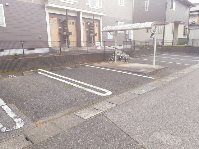 フレスコ　モルティの駐車場
