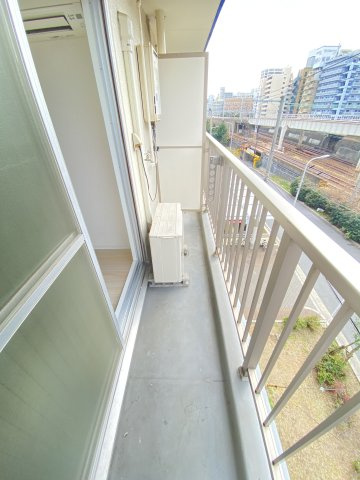 大阪市東淀川区東中島１丁目の賃貸マンションのバルコニー