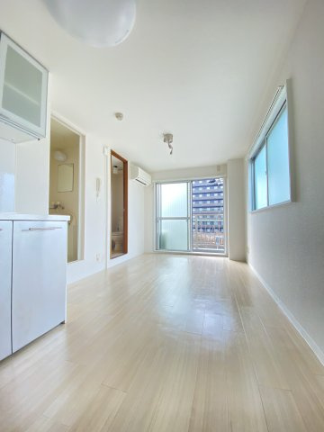 大阪市東淀川区東中島１丁目の賃貸マンションの居間・リビング