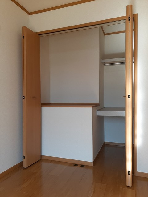 メゾンラルジュBの収納