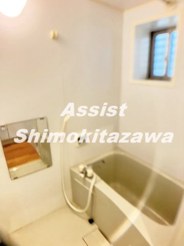 ROOMSの浴室