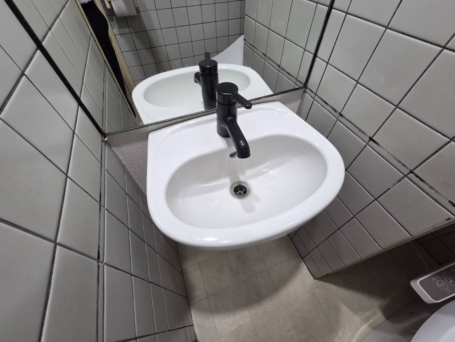 【洗面所】