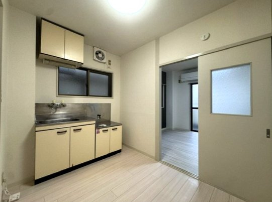 さいたま市南区南浦和１丁目の賃貸マンションの居間・リビング