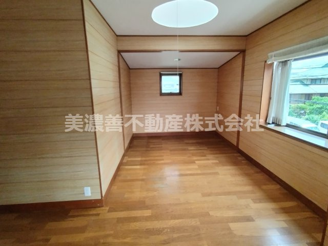 ６７１９５　岐阜市粟野東2丁目中古戸建の洋室