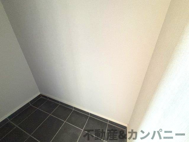 吉藤2丁目の中古戸建の収納|玄関横に収納スペースがあります