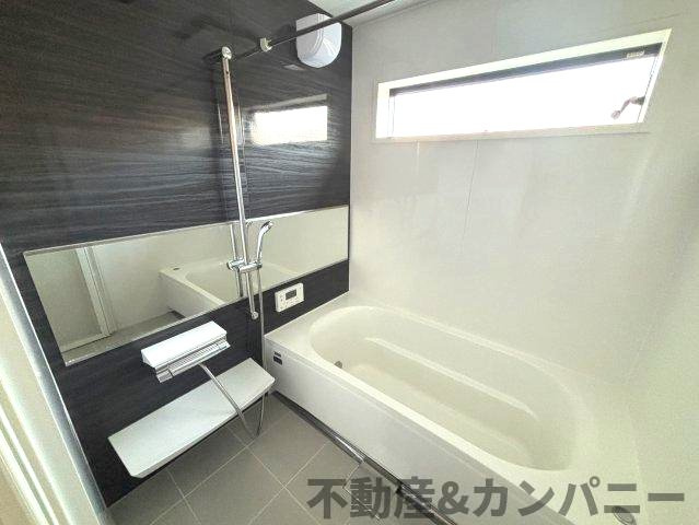 吉藤2丁目の中古戸建の浴室|日々の暮らしに欠かせないお風呂です