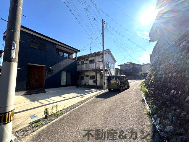 吉藤2丁目の中古戸建の前面道路含む現地写真|前面道路含む現地写真です