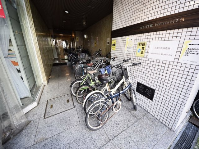 ホワイトハイツ　高津小学校区のエントランス|ホワイトハイツ　エントランス