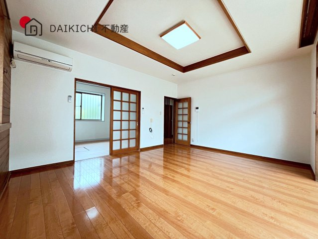 【居間・リビング】 | 行田市持田5丁目　中古戸建