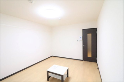 【居間・リビング】 | レオネクスト西芝 | 新入学生には安心！家具家電付で、すぐに新生活をスタート！