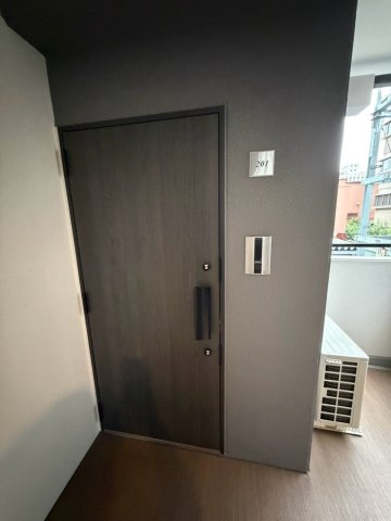 名古屋市東区主税町２丁目の賃貸マンションの玄関
