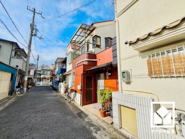 尼崎市瓦宮１丁目の前面道路含む現地写真