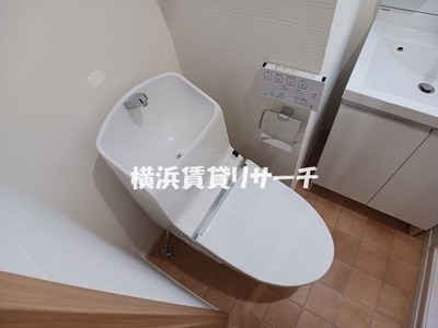 【トイレ】 | ファーストシーン