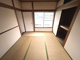 渡辺貸家の和室|柔らかい畳が心地よい和室