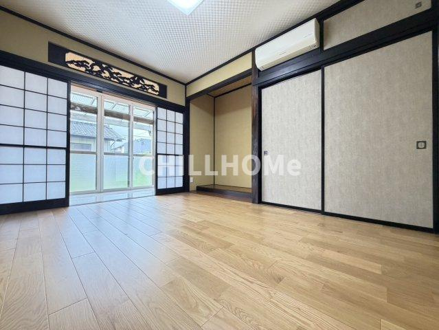 棟高戸建て No.1255-1の居間・リビング|当社、チルホームのHPもご覧ください(^^)/物件情報多数♪