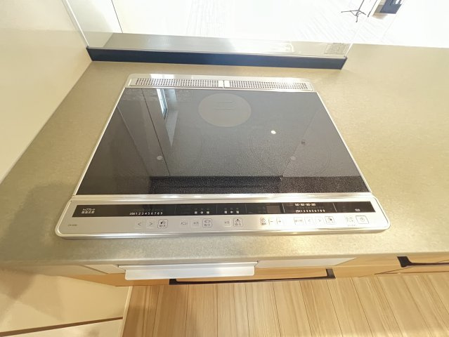 北葛城郡上牧町第1中筋出作全2棟 のキッチン|IHクッキングヒーター