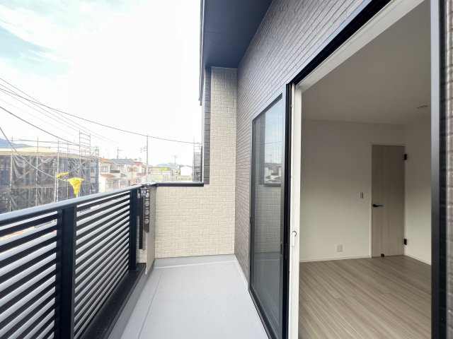 北葛城郡上牧町第1中筋出作全2棟 のバルコニー