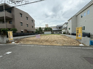 周辺には瑞ヶ池公園・昆陽池公園・緑ヶ丘公園など広い公園が近くに有り、緑ヶ丘公園や瑞ヶ池公園が近く、休日のお出かけや散歩に最適です。