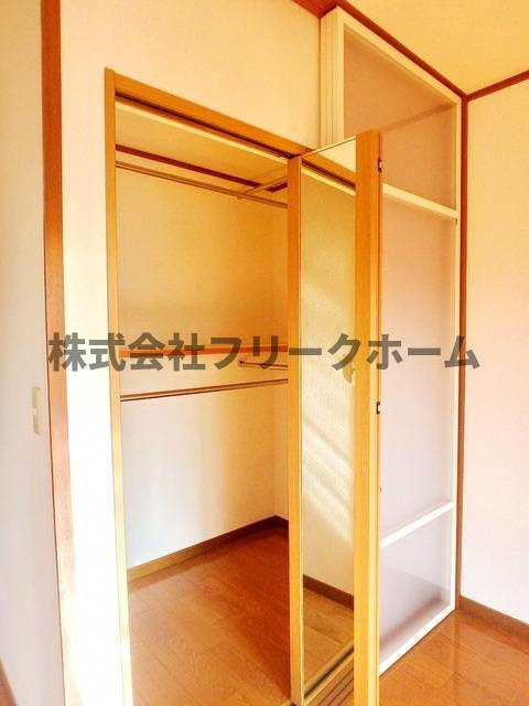 三鷹市上連雀４丁目のアパートの収納