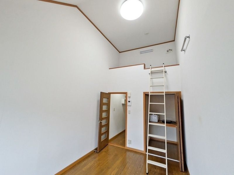 桐生市東久方町２丁目のアパートの収納