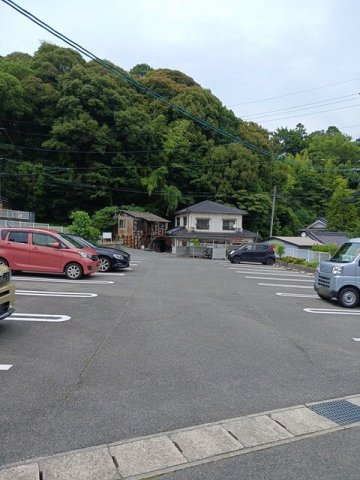 ダンデライオンＡの駐車場
