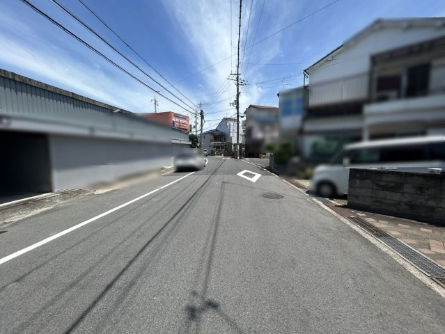 岸和田市池尻町　中古戸建の前面道路含む現地写真