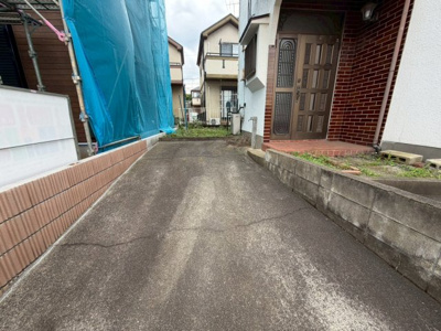 【前面道路含む現地写真】 | 武蔵村山市学園1丁目　中古戸建　【全1棟】