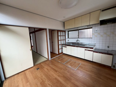 【居間・リビング】 | 武蔵村山市学園1丁目　中古戸建　【全1棟】