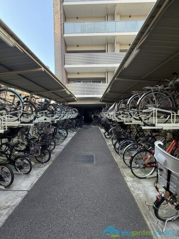 ポレスター本厚木セントラルパークスの駐輪場