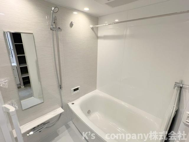 ◎茅ヶ崎市矢畑　レクセルガーデン茅ヶ崎の浴室|白を基調とした清潔感のある浴室スペース◇