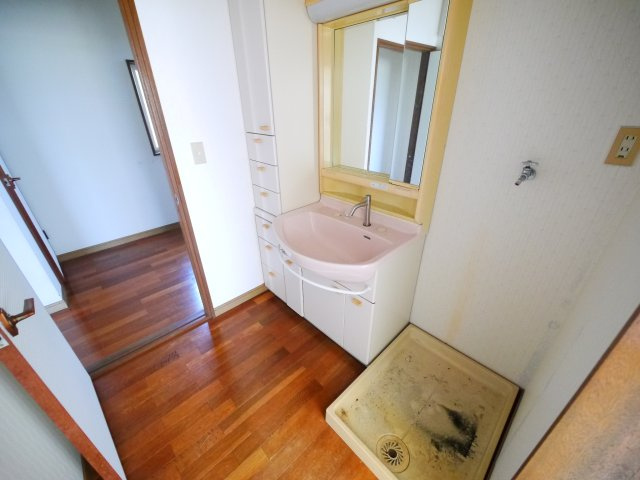 長生郡白子町古所　中古戸建の独立洗面台|3LDK  洋室約10帖 和室約10帖　2階にもトイレ  白子海岸まで車約3分   インターそば