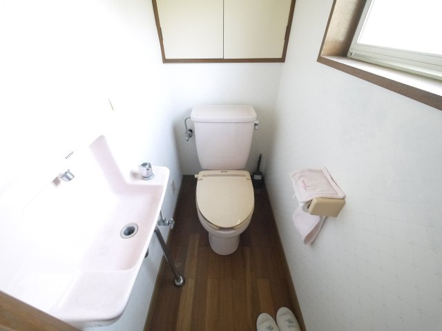 長生郡白子町古所　中古戸建のトイレ|3LDK  洋室約10帖 和室約10帖　2階にもトイレ  白子海岸まで車約3分   インターそば