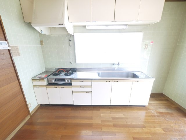 長生郡白子町古所　中古戸建のキッチン|3LDK  洋室約10帖 和室約10帖　2階にもトイレ  白子海岸まで車約3分   インターそば