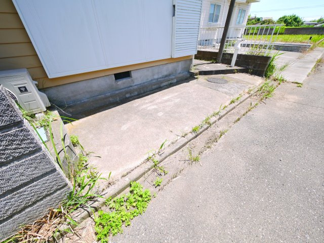 長生郡白子町古所　中古戸建の駐車場|3LDK  洋室約10帖 和室約10帖　2階にもトイレ  白子海岸まで車約3分   インターそば