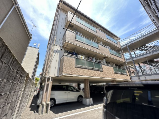 イーリスハイツC棟