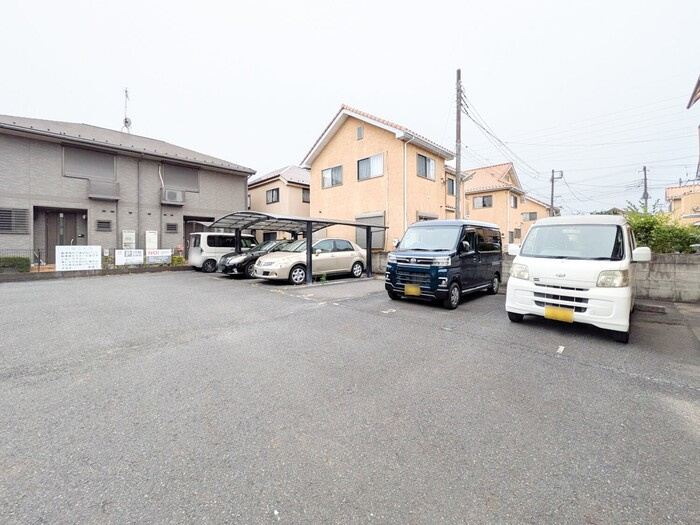 クレベールの駐車場