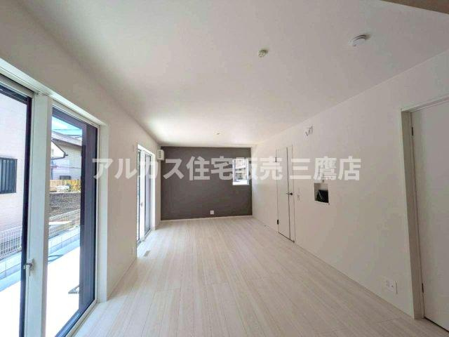 小平市仲町333　西武新宿線　小平駅　新築戸建の居間・リビング
