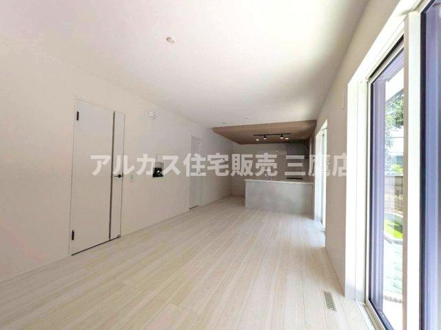 小平市仲町333　西武新宿線　小平駅　新築戸建の居間・リビング