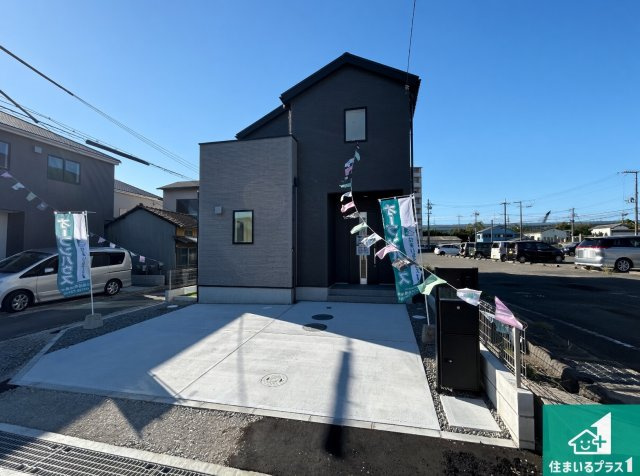 10(土)11(日)12(祝)現地説明会！◆貝塚市堀　第01期　新築一戸建ての外観|安心の10年保証！外観を美しく保ち、雨水で汚れを落とします！気になることがありましたら、お気軽にお問い合わせください！