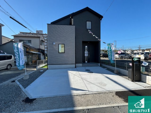 17(土)18(日)現地説明会！◆貝塚市堀　第01期　新築一戸建ての外観|安心の10年保証！外観を美しく保ち、雨水で汚れを落とします！気になることがありましたら、お気軽にお問い合わせください！