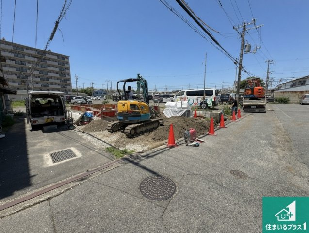 貝塚市堀　第01期　新築一戸建ての前面道路含む現地写真|周辺は落ち着いた街並みの住宅地！子育てがしやすい住環境です！まだ未完成ですが、現地でしかわからない事もございます。是非一度ご覧ください。