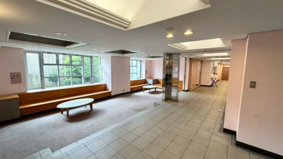 【ロビー】 | エステム堺荻原天神 | 【エレベーター】荷物が多い日も楽々にお部屋に持っていけますね！売主コメント