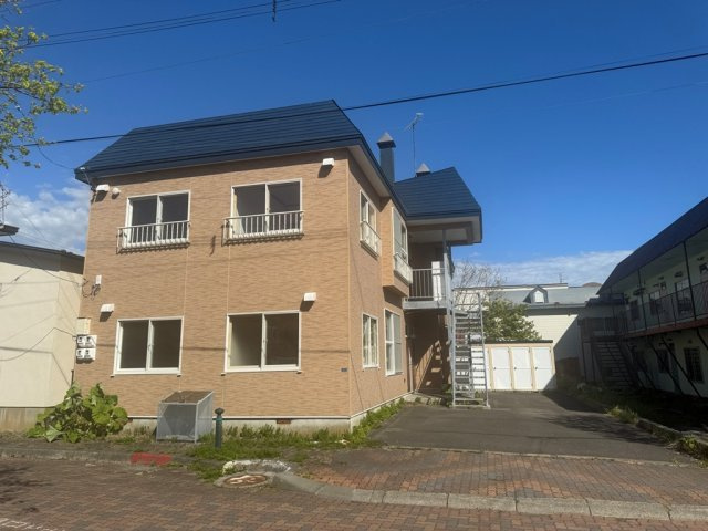 西川マンションの外観